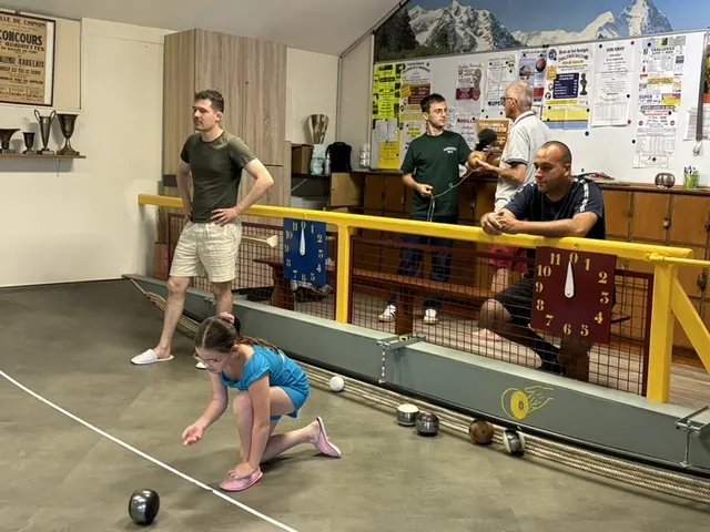 Initiation à la pratique de la boule de Fort pour les scolaires