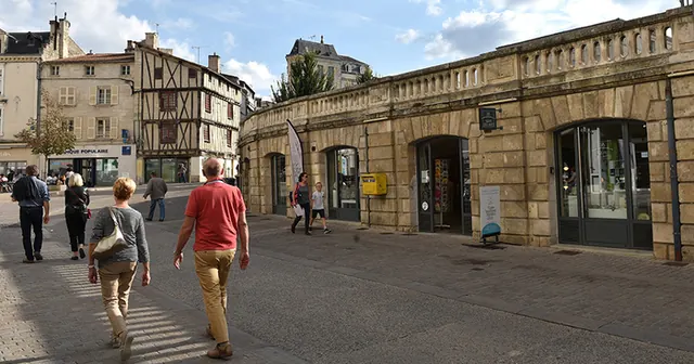 Visite libre du 36, quai des arts