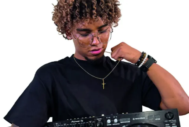 DJ ARIAS · LATINO