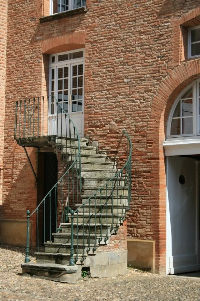 Visite libre de la cour et de l'escalier d'honneur de l'hôtel Lefranc de Pompignan