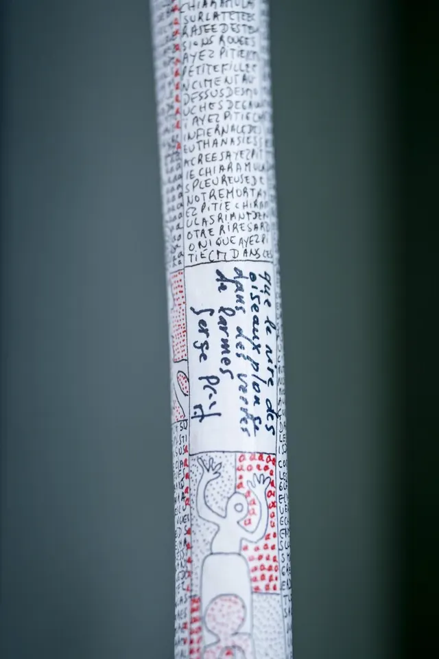 "La parole des bâtons", exposition permanente de Serge Pey