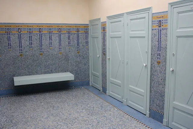 LES BAINS DOUCHES MUNICIPAUX