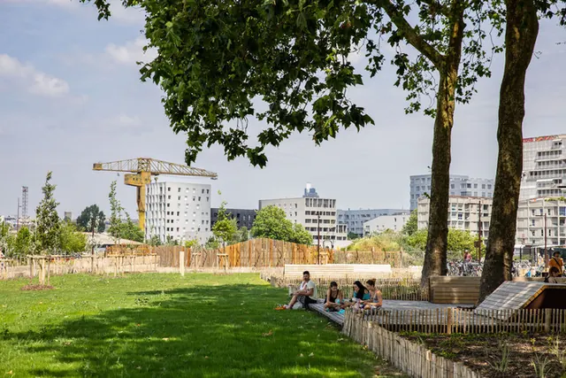 Balade urbaine : à la découverte des jardins de l'Estuaire et du jardin du Rail