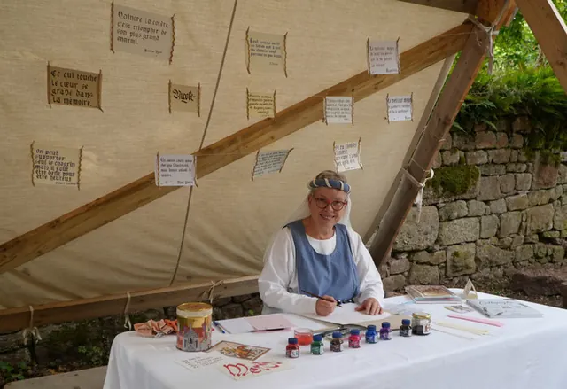 Assistez à des démonstrations de calligraphie médiévale