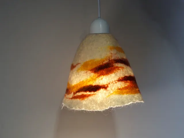 Atelier feutrage en volume : pingouin, cache-pot ou luminaire