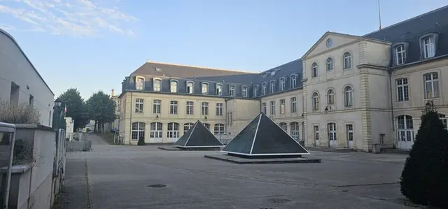 Visite guidée de la cité scolaire Michelet de Vanves suivie du Salon du livre Micheletien