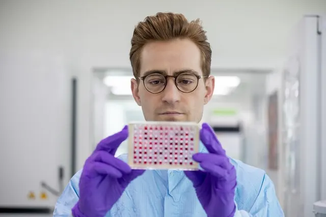 Visite guidée de la plateforme SkinTechnology du groupe L'Oréal