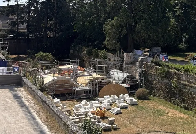 Visite du chantier des douves de Châteauneuf