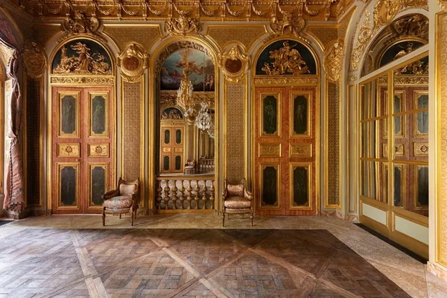 Visite guidée de l'hôtel de Rohan et des décors de la Chancellerie d'Orléans