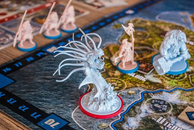 Let's play board games (Adults and youth)