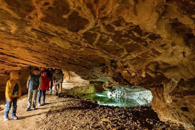 Visite guidée des Grottes de Saint-Christophe