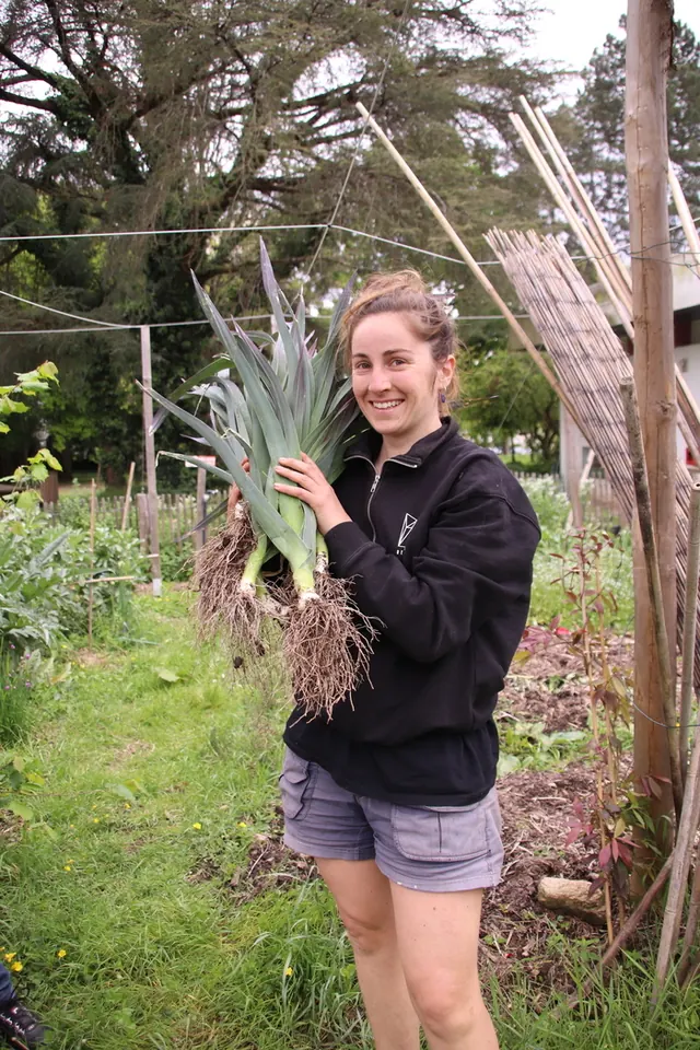 Jardinage au jardin partagé Paysages Nourriciers du Breil