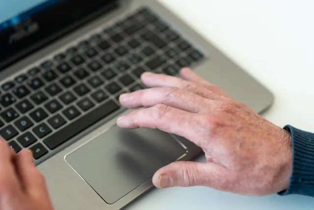 Digiopastusta seniorilta seniorille