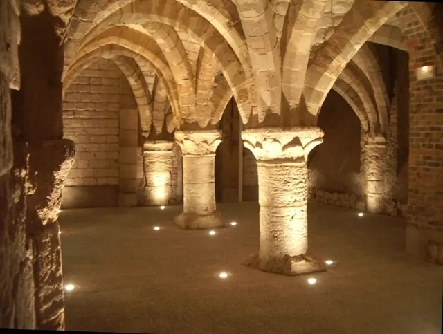 Voyage sonore aux bols tibétains au sein des caves médiévales
