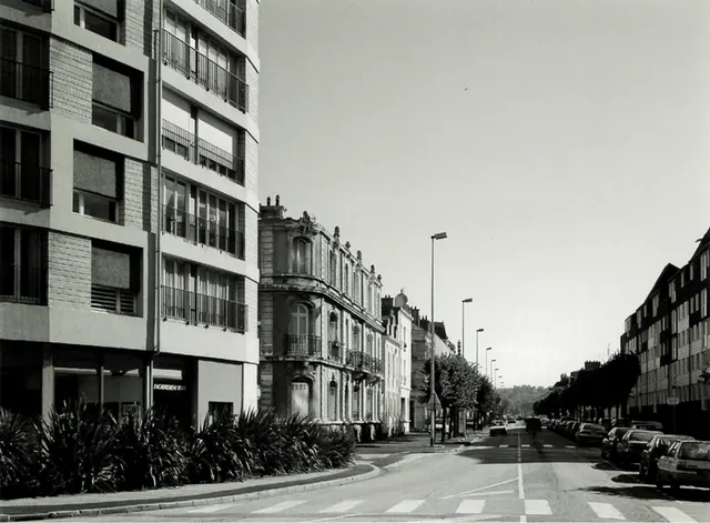 Levez les yeux ! Visite guidée de l'exposition "Cherbourg dans les années 2000"
