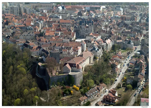 Découverte libre des remparts du Vieux Chaumont