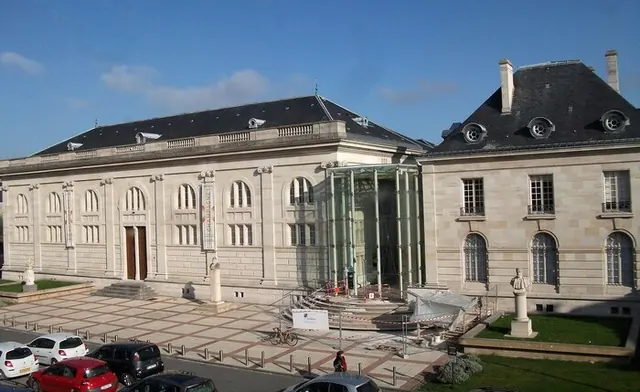 Visite guidée du bâtiment des Archives départementales