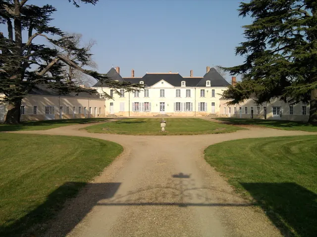 Visite guidée des extérieurs du château de La Roche Amenon