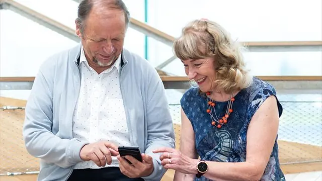 ENTER ry IT tutoring for seniors