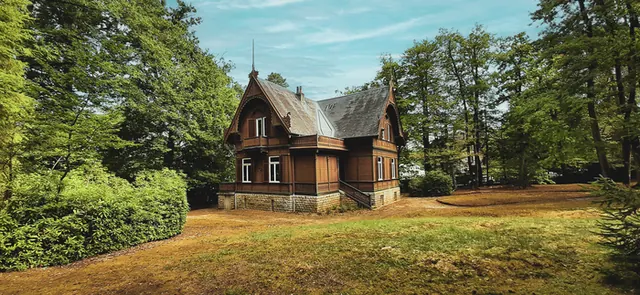 Visite guidée : le chalet suédois, pépite de l’Exposition universelle de 1889